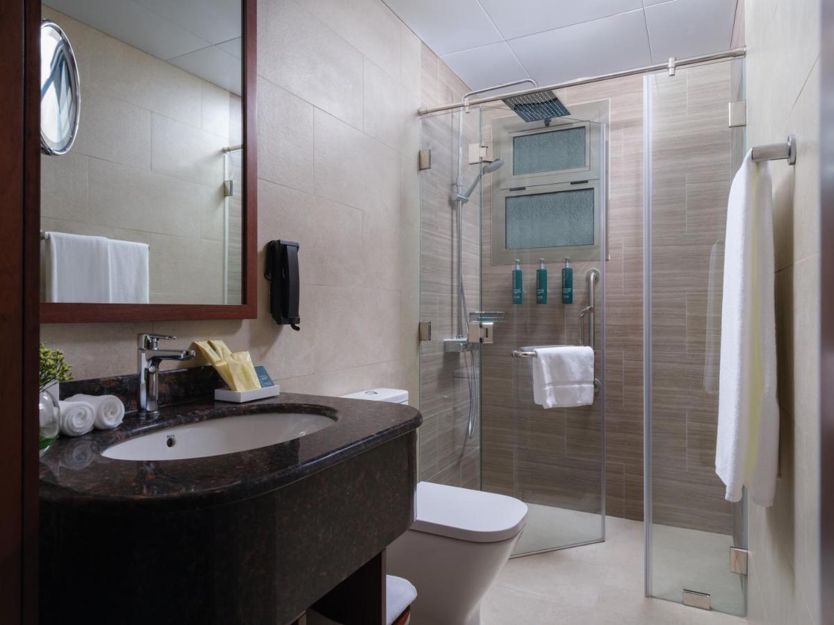 Doubletree By Hilton Muscat Qurum ภายนอก รูปภาพ