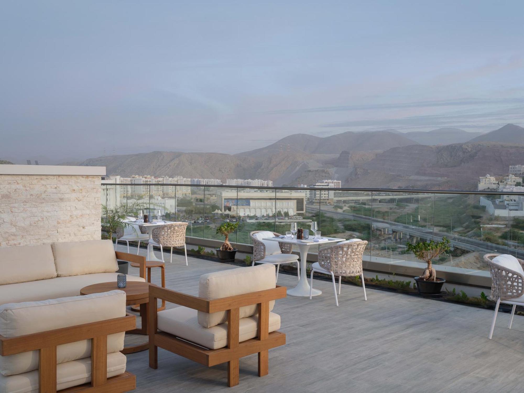 Doubletree By Hilton Muscat Qurum ภายนอก รูปภาพ